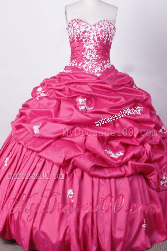 Sweetheart Fuchsia Quinceanera Dress with Appliques and Pick-ups